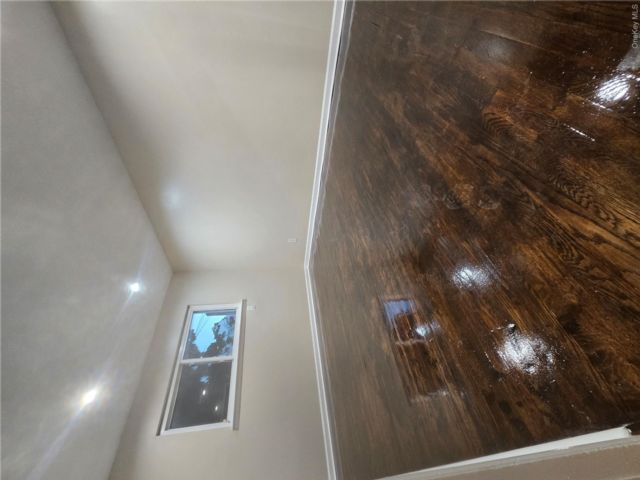  2 BR,  1.00 BTH &nbsp;Full floor apar style home in South Ozone Park