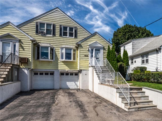 4 BR,  3.00 BTH &nbsp;Other style home in New Rochelle