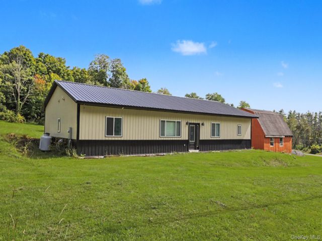  7 BR,  6.00 BTH &nbsp;Ranch style home in Ellenville