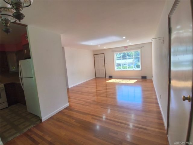 [PHOTO]