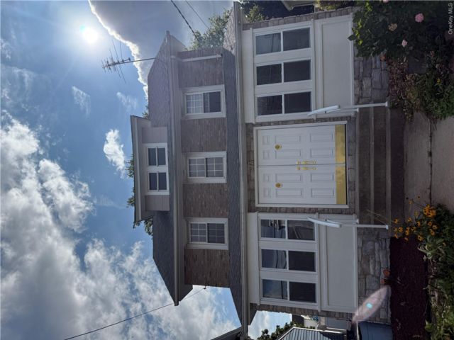  3 BR,  2.00 BTH &nbsp;A-frame style home in Rockville Centre