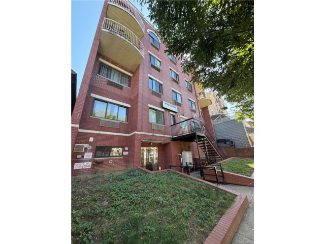  2 BR,  2.00 BTH &nbsp;Other style home in Corona
