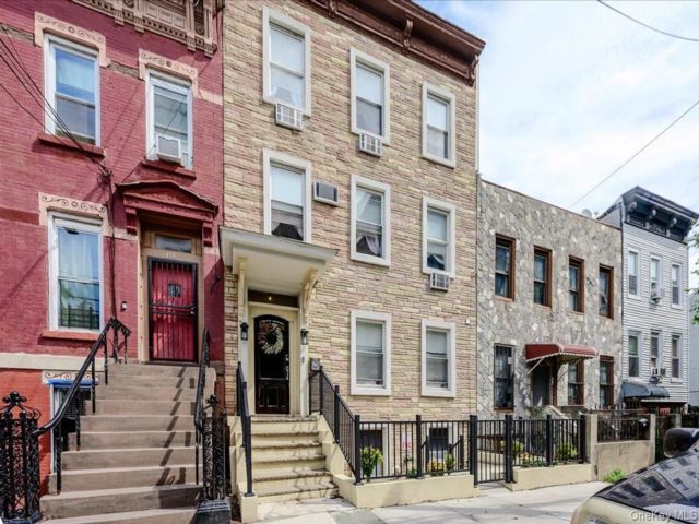 Studio,  0.00 BTH &nbsp;House style home in Mott Haven