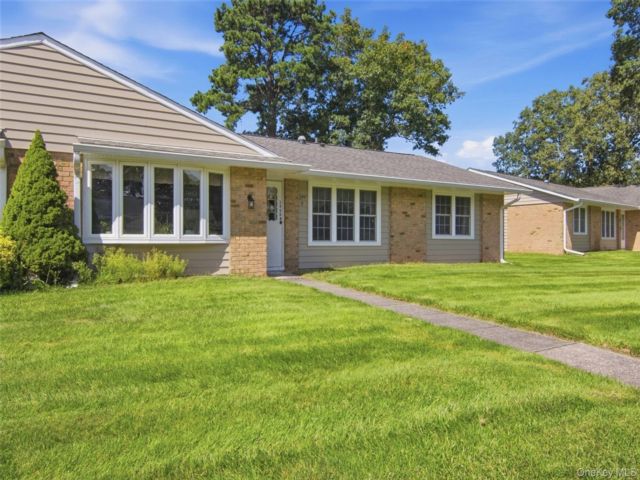  2 BR,  2.00 BTH &nbsp;Other style home in Ridge