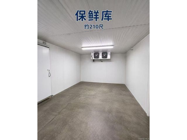 [PHOTO]