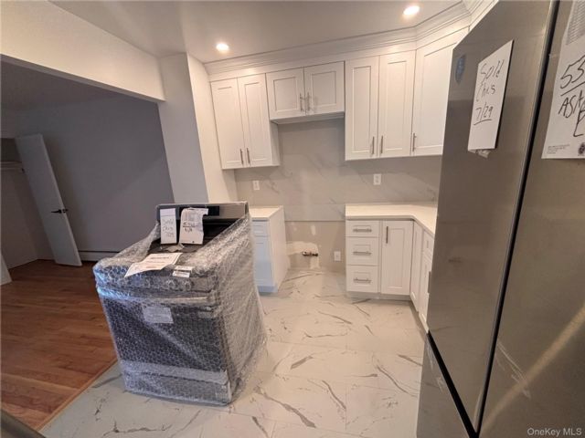  3 BR,  2.00 BTH &nbsp;Contemporary style home in Flushing