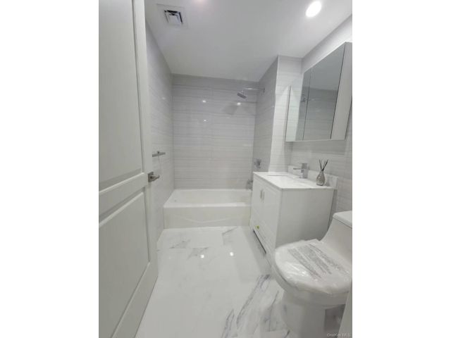 [PHOTO]