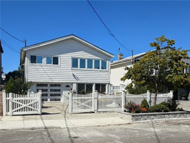 [Howard Beach Real Estate, listing number 7339673]