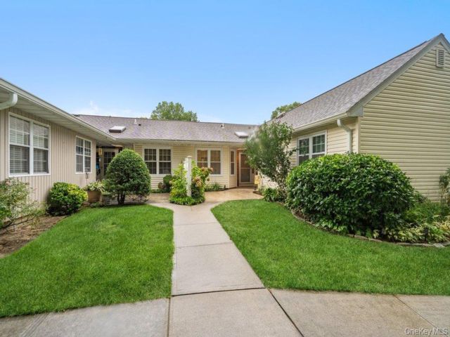 [PHOTO]