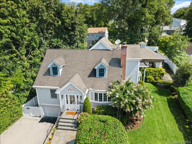  4 BR,  3.00 BTH &nbsp;Cape cod style home in Mamaroneck