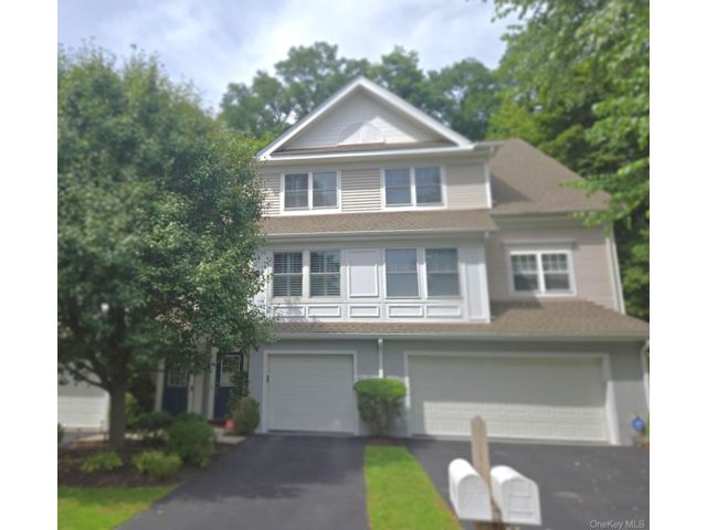  2 BR,  3.00 BTH &nbsp;Condo style home in Peekskill