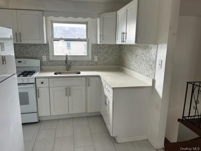  2 BR,  1.00 BTH &nbsp;Colonial style home in Queens Village