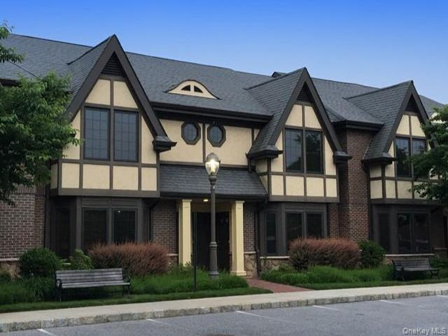  2 BR,  2.00 BTH &nbsp;Other style home in Rockville Centre