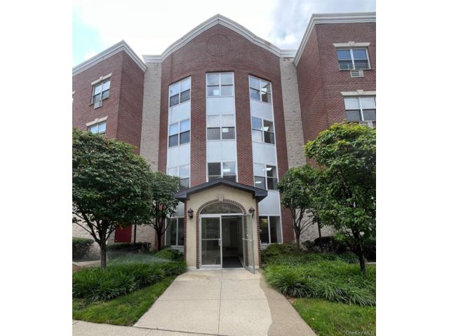  2 BR,  2.00 BTH &nbsp;Other style home in Great Neck