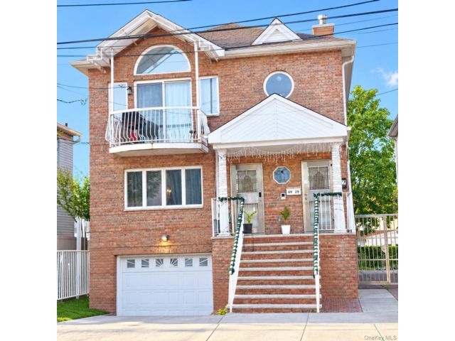 Studio,  0.00 BTH &nbsp;Colonial style home in Maspeth