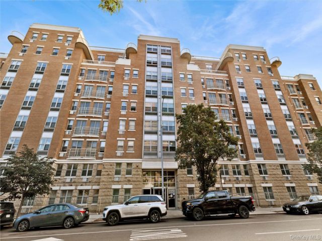  2 BR,  2.00 BTH &nbsp;Mid rise style home in New York (manhattan)