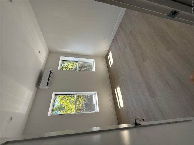 [PHOTO]