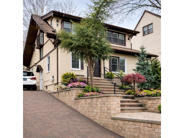  3 BR,  2.00 BTH &nbsp;Tudor style home in Little Neck
