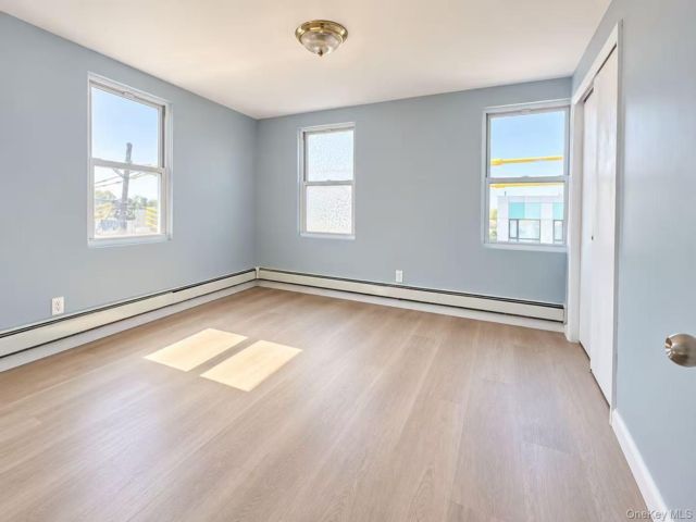 [PHOTO]