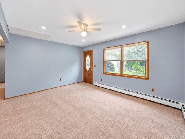 [PHOTO]