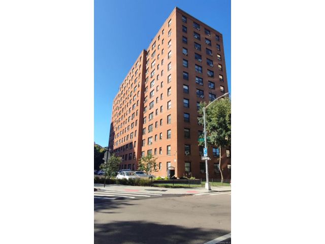  3 BR,  3.00 BTH &nbsp;Other style home in Rego Park