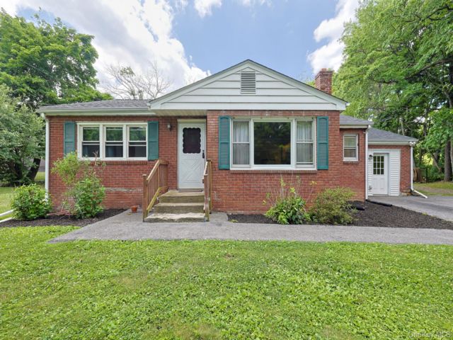  3 BR,  1.00 BTH &nbsp;Ranch style home in New Windsor