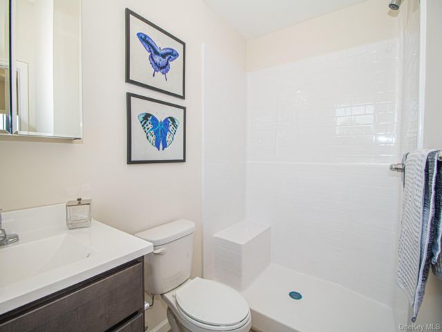 [North Babylon Real Estate, listing number 7341293]
