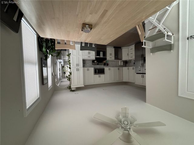 [PHOTO]