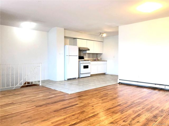  3 BR,  1.00 BTH &nbsp;House style home in Elmhurst