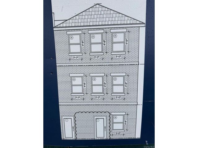  9 BR,  5.00 BTH &nbsp;House style home in Esplanade