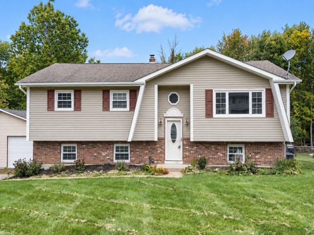  3 BR,  3.00 BTH &nbsp;Raised ranch style home in Middletown
