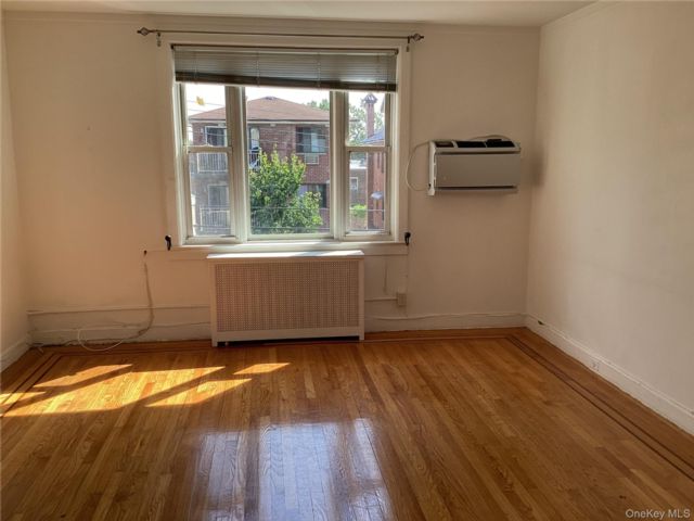  3 BR,  1.00 BTH &nbsp;Colonial style home in Fresh Meadows