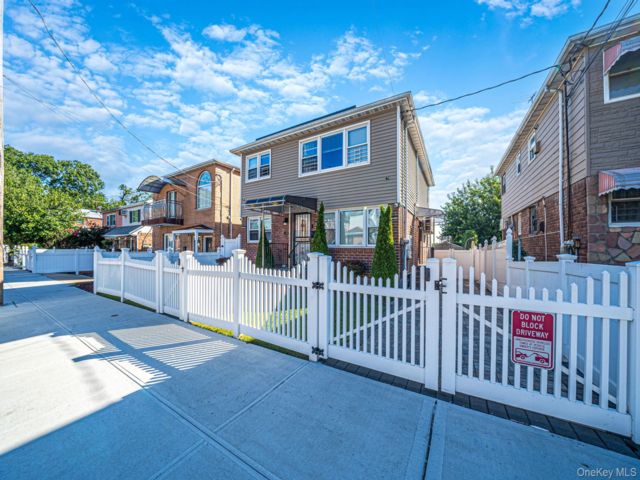 Studio,  2.00 BTH &nbsp;House style home in East Elmhurst