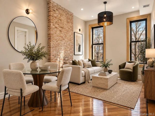  8 BR,  7.00 BTH &nbsp;Other style home in East New York