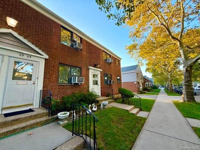  2 BR,  2.00 BTH &nbsp;Other style home in Bayside
