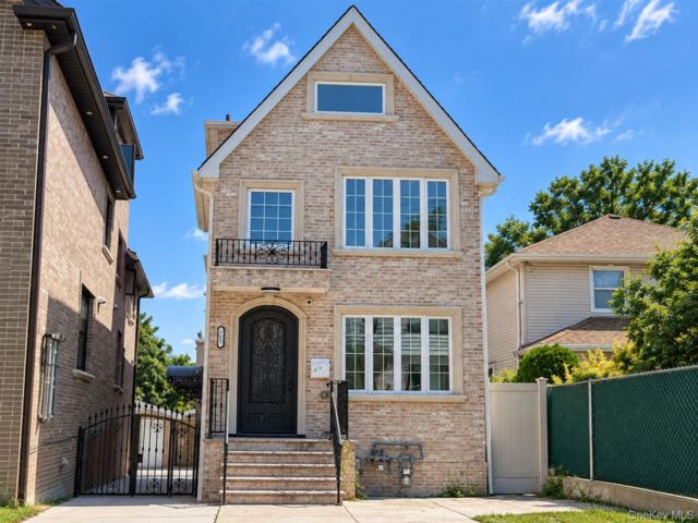 Studio,  0.00 BTH &nbsp;House style home in College Point