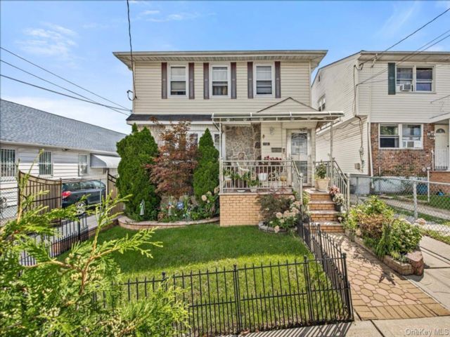  5 BR,  3.00 BTH &nbsp;House style home in Springfield Gardens