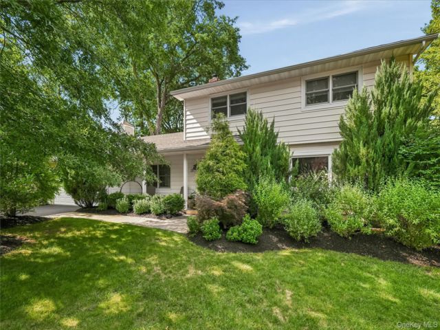  3 BR,  3.00 BTH &nbsp;Colonial style home in Cornwall On Hudson