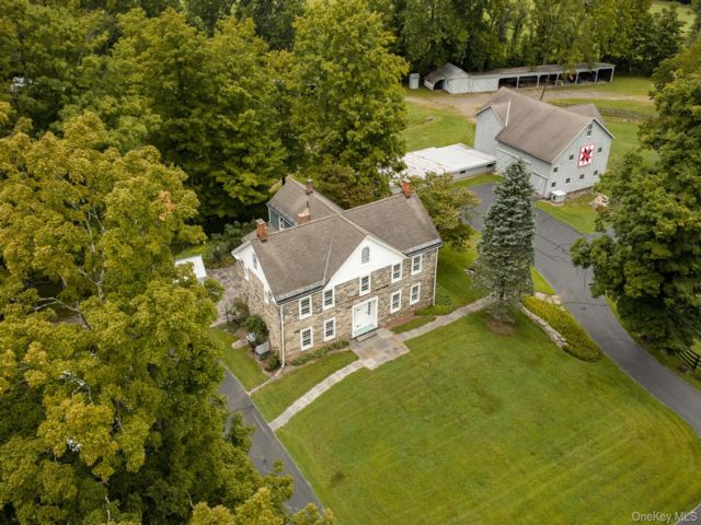  3 BR,  3.00 BTH &nbsp;Farmhouse style home in Kerhonkson