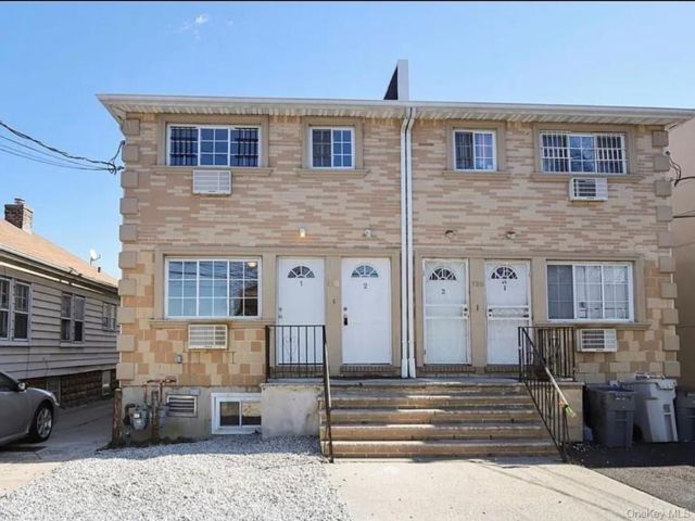  3 BR,  2.00 BTH &nbsp;Contemporary style home in Cornell