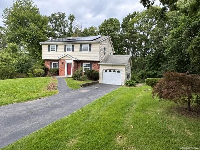  4 BR,  3.00 BTH &nbsp;Colonial style home in Fishkill