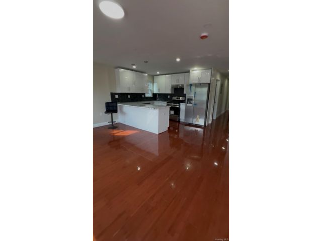 15 BR,  4.00 BTH &nbsp;House style home in Springfield Gardens