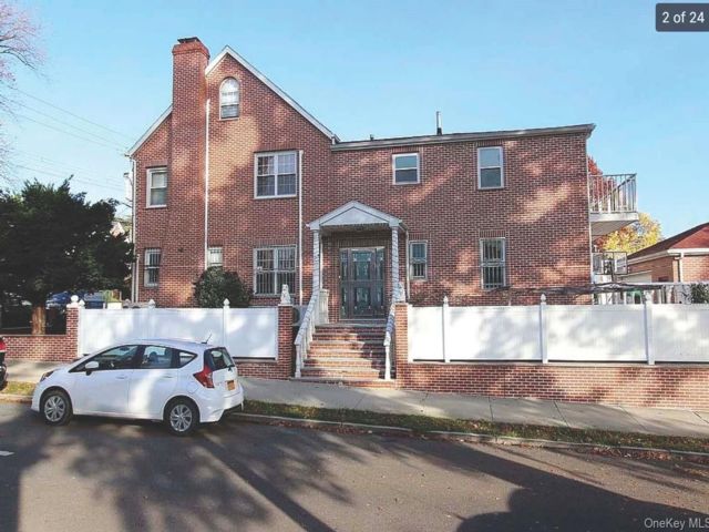 Studio,  0.00 BTH &nbsp;Colonial style home in Flushing