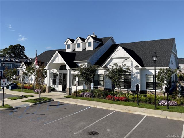  2 BR,  2.00 BTH &nbsp;Other style home in Deer Park
