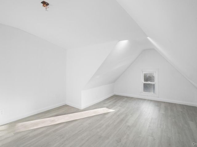 [PHOTO]