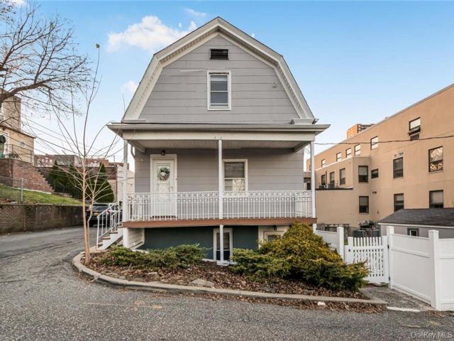 [Riverdale Real Estate, listing number 7341802]