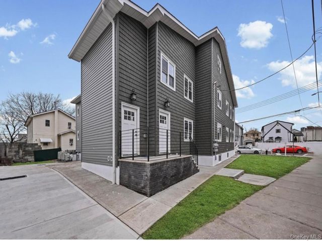  4 BR,  2.00 BTH &nbsp;Includes legal  style home in Queens Village