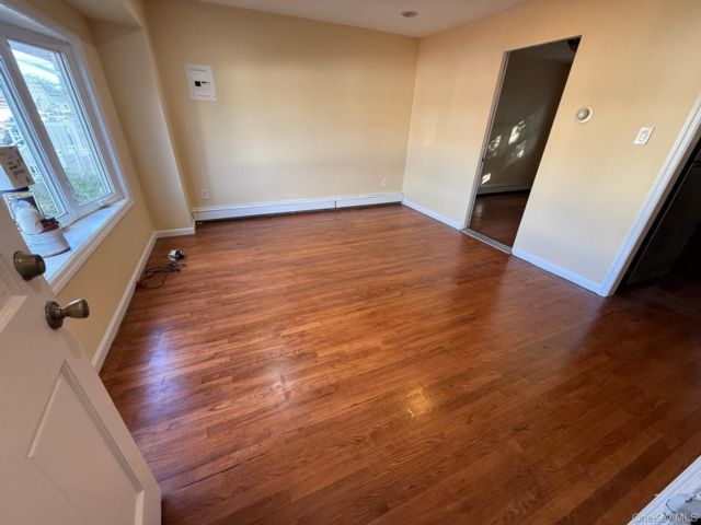  5 BR,  3.00 BTH &nbsp;Cape cod style home in Elmont