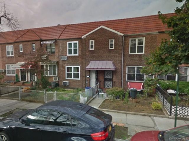  2 BR,  1.00 BTH &nbsp;A-frame style home in East Elmhurst