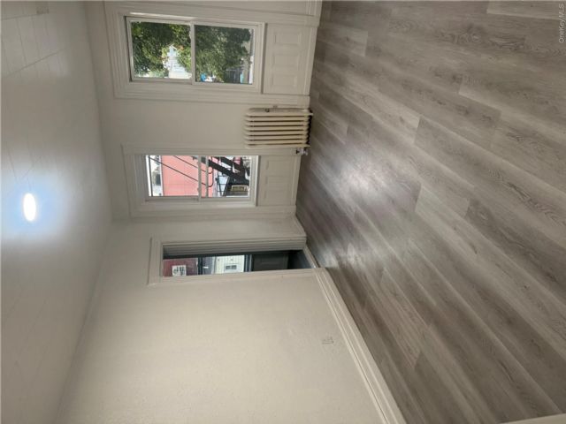  4 BR,  1.00 BTH &nbsp;Split level style home in Cypress Hills